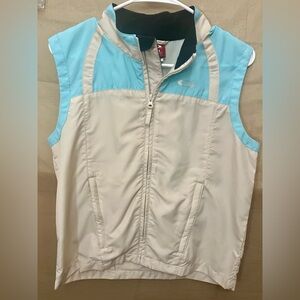 Vintage Oakley Women's Zip Nylon Vest. Lightweight. Amazing condition.